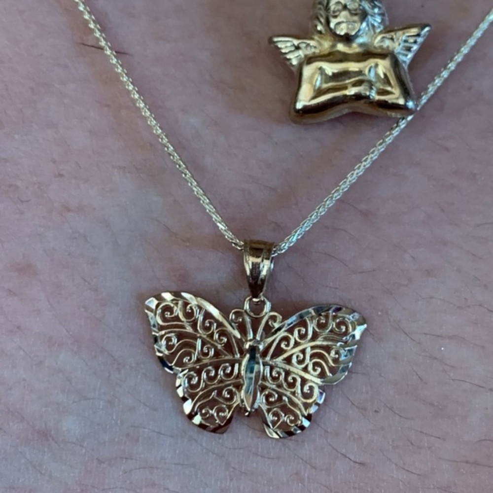 Solid 14k Gold Butterfly Pendant necklace - Picture 4 of 11